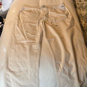 Abercrombie & Fitch Women's Boyfriend Jeans in Off-White